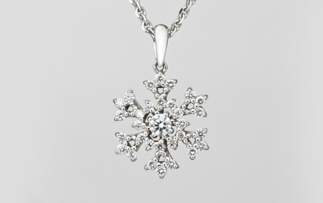 A diamond snowflake sold at the Lise Watier Foundation auction